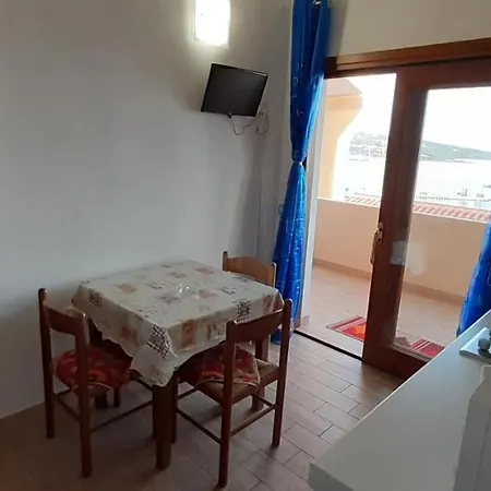 Apartman Fronte Mare Attico Indipendente Ed Esclusivo Con Terrazza Panoramica Isola Rossa