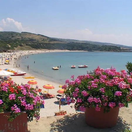 Fronte Mare Attico Indipendente Ed Esclusivo Con Terrazza Panoramica Isola Rossa