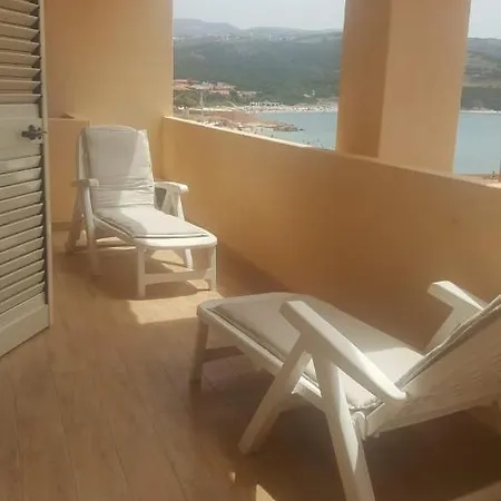 Apartment Fronte Mare Attico Indipendente Ed Esclusivo Con Terrazza Panoramica Isola Rossa
